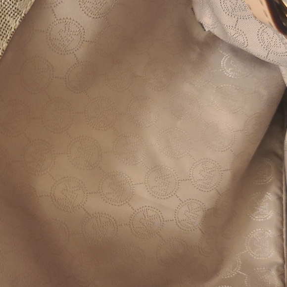 Authentic Michael Kors Leather Logo Hobo Bag 🎒 - Picture 8 of 12